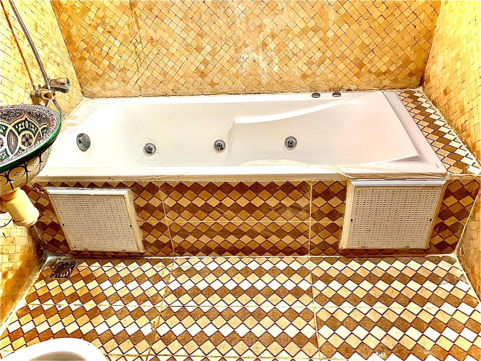 Riad Nezha Avec Jacuzzi Et 3 Piscines Au Coeur De Marrakesh Luaran gambar
